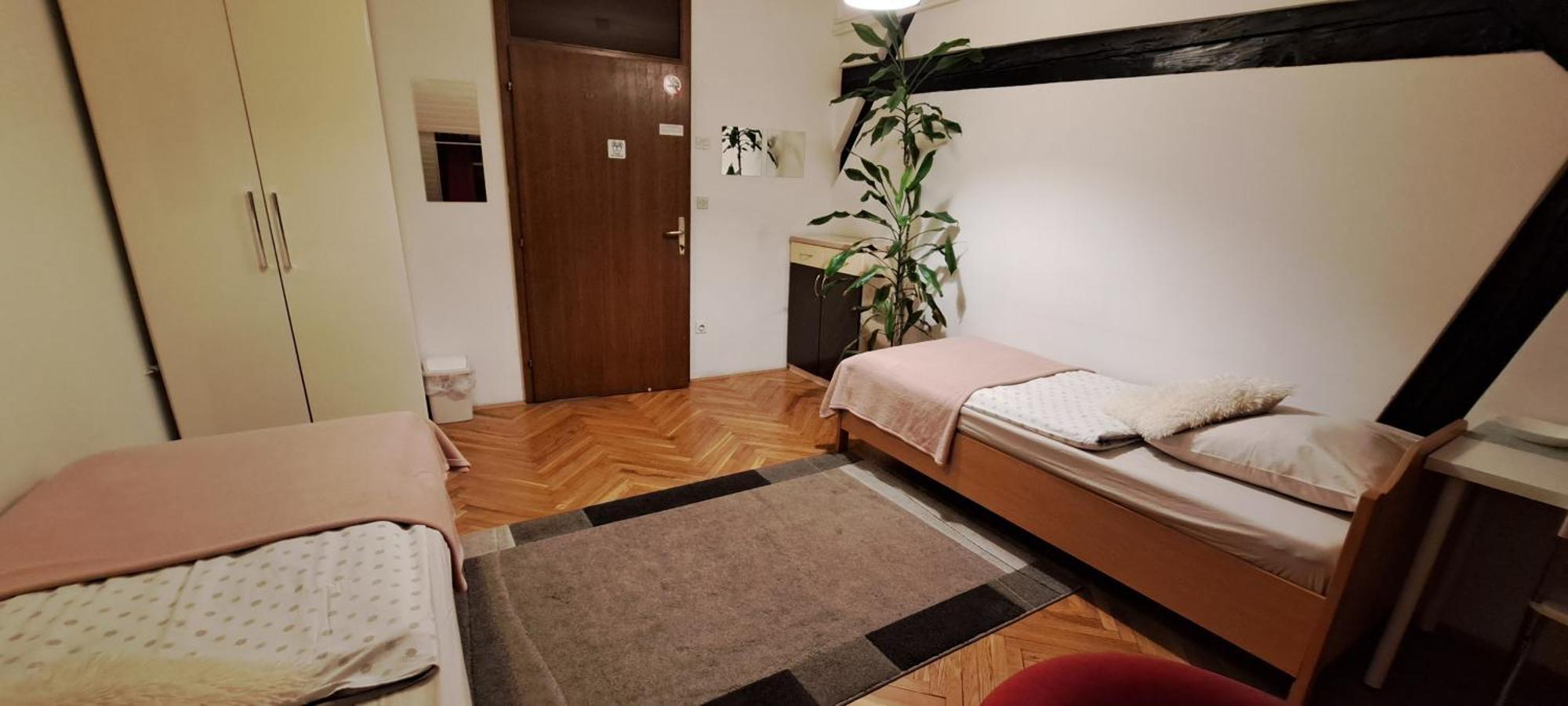 Viksi Hostel Любляна Номер фото